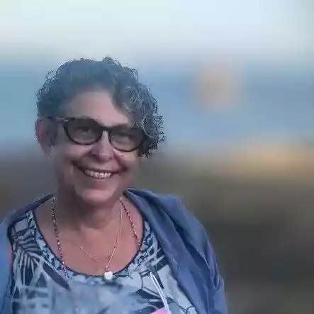 Lola Gomis - colaboró con el equipo de la muerte vincular